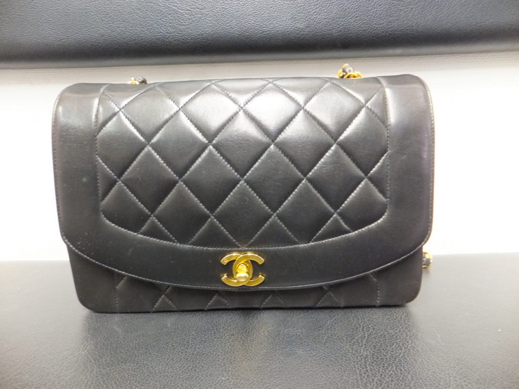CHANEL（シャネル）　チェーンショルダーバッグ　マトラッセ