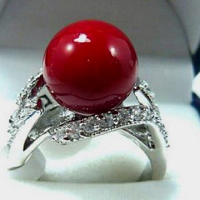 血赤珊瑚リング K18WGメレダイヤ付き指輪