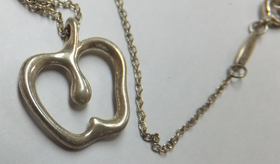 Tiffany&co（ティファニー）りんごモチーフ アップル ネックレス シルバー925